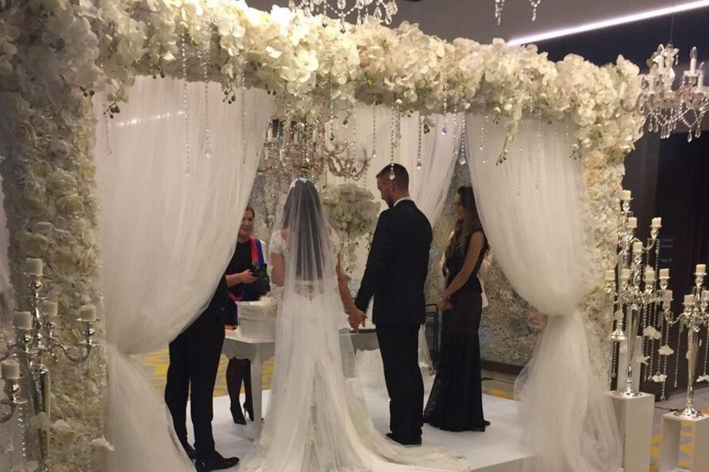 Stigli Nole i Jelena! Na venčanju Viktora Troickog okupio se svetski krem de la krem belog sporta! (FOTO) (VIDEO)