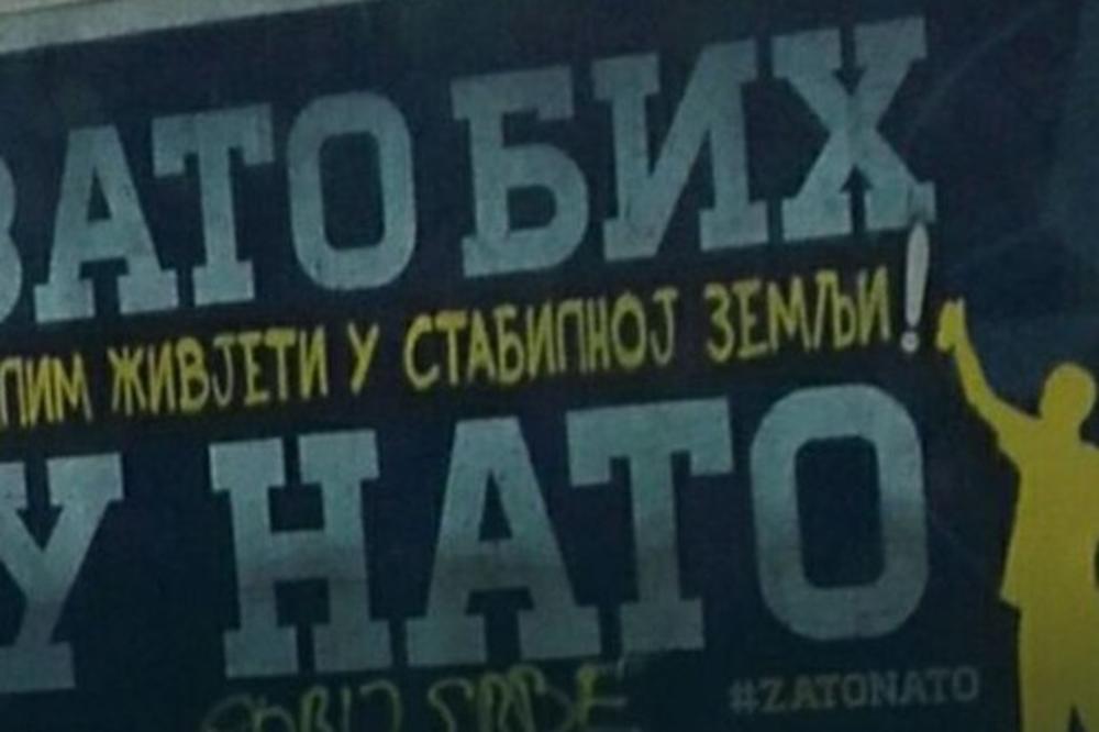 Pobij Srbe! Preteća poruka na NATO bilbordu razbesnela Istočno Sarajevo! (FOTO)