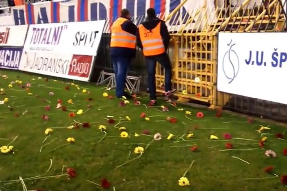 Zašto je Torcida umesto bakljade i dimnih bombi bacala cveće na teren? (VIDEO)