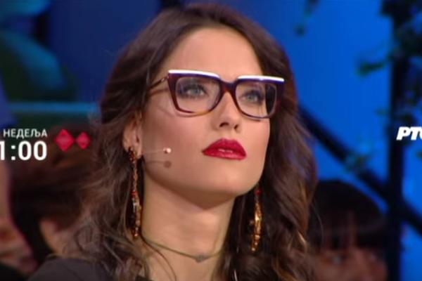 GLUMICA PODIGLA TEMPERATURU VRELIM FOTKAMA: Pogledajte kako Mirka Vasiljević izgleda u minijaturnom bikiniju! (FOTO)