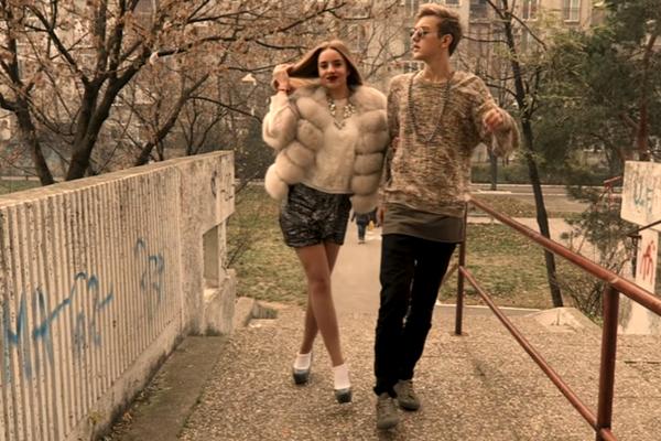 OVO JE TIPIČAN SRPSKI PAR! Mladi jutjuber OBJASNIO NEKE STVARI! (VIDEO)