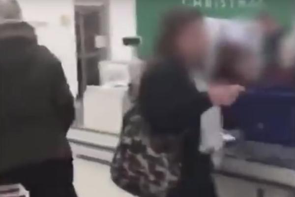 SAZNALA JE DA JE DEČKO VARA: A onda se pojavila u prodavnici u kojoj on radi... (VIDEO)