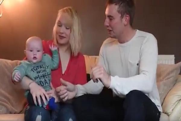 MAMA, RECI MU DA PRESTANE: Ova slatka beba zaplače SVAKI PUT kad se tata nasmeje! (VIDEO)