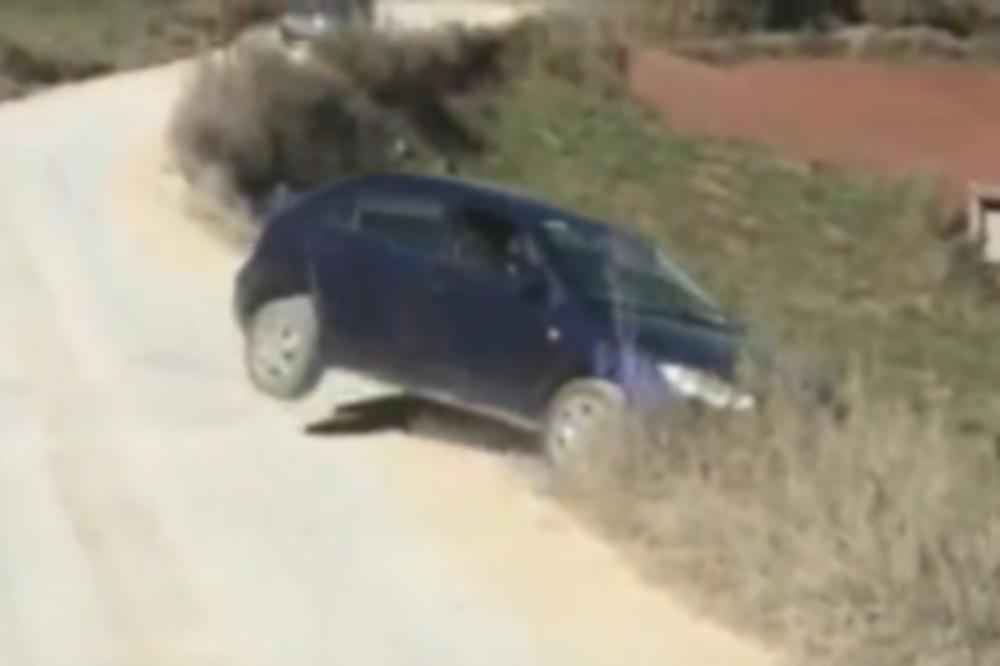 Kako Kinez radi okretanje na magistrali? Previše bukvalno! (VIDEO)