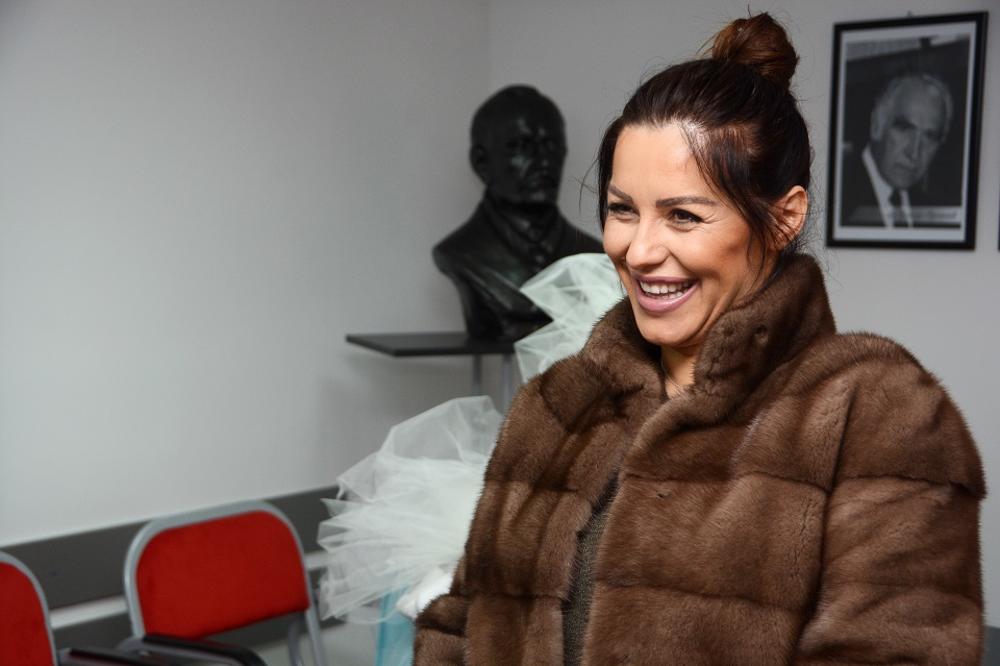 Ovo je Sekina mama! Ne liče toliko ali po jednoj stvari ćete odmah provaliti da su majka i ćerka! (FOTO)