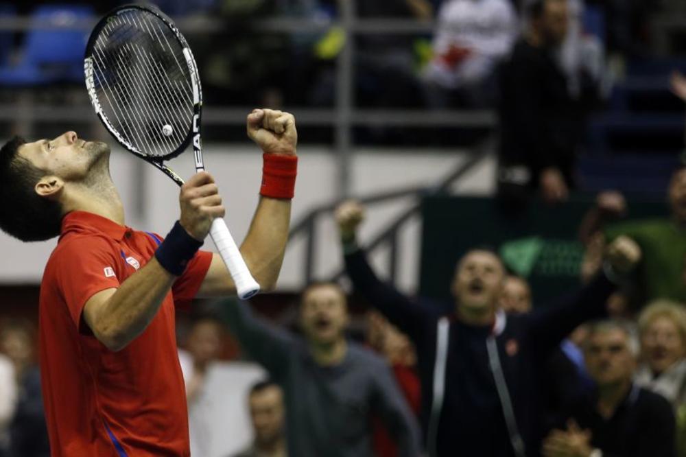 ĐOKOVIĆEVA NOVOGODIŠNJA ČESTITKA: Svima, pa i sebi je poželeo iste stvari! (FOTO)