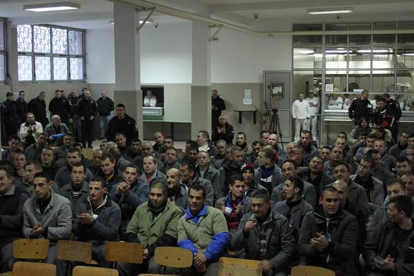 NAJHUMANIJI ROBIJAŠI U SRBIJI: Obezbedili pomoć za narodnu kuhinju na Kosovu!