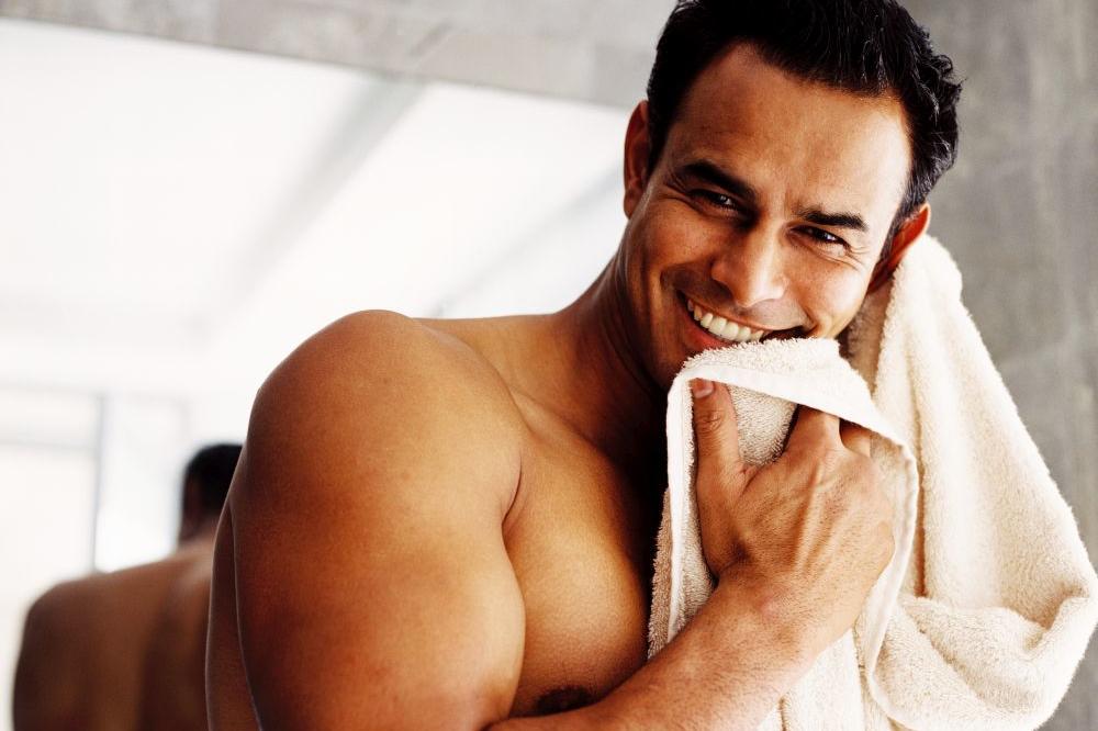 Ovaj tip muškarca najčešće vara, ali mu jednostavno ne možete odoleti! (FOTO)