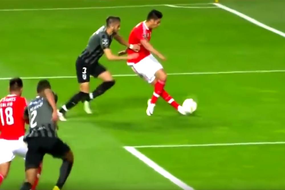 Da li je RABONA najlepši potez u fudbalu? Ovi snimci će vas uveriti da JESTE! (VIDEO)