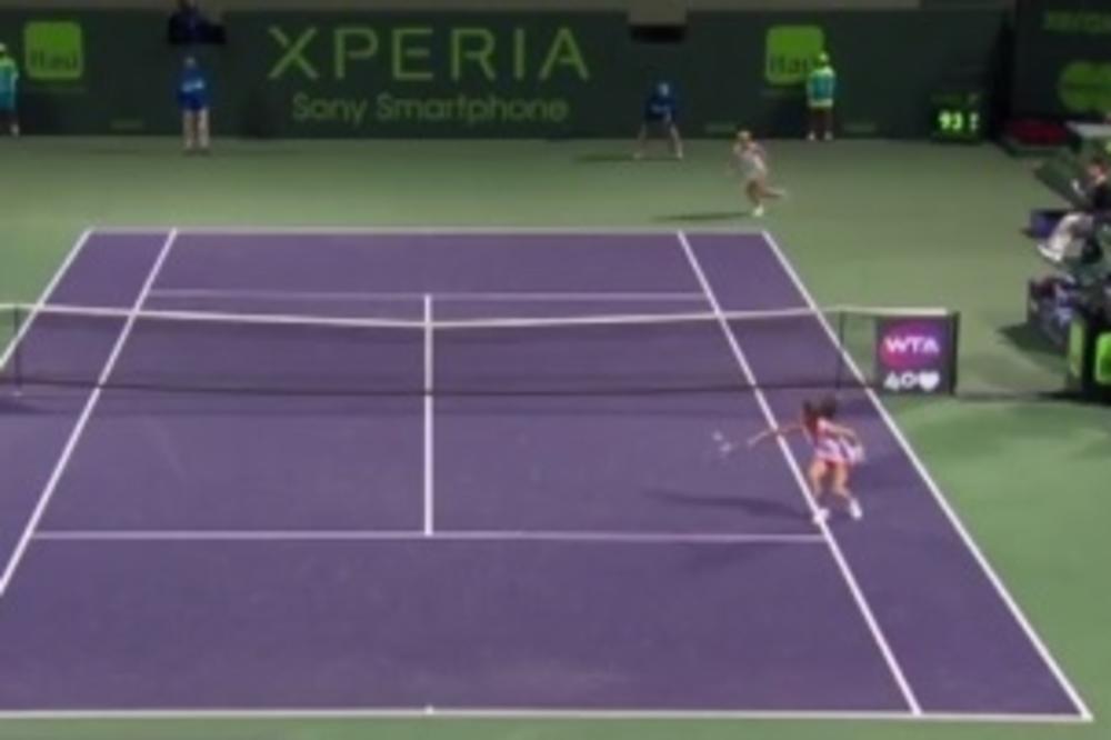 Samo za teniske sladokusce: Vanzemaljski potez Poljakinje proglašen za najlepši u 2016! (VIDEO)