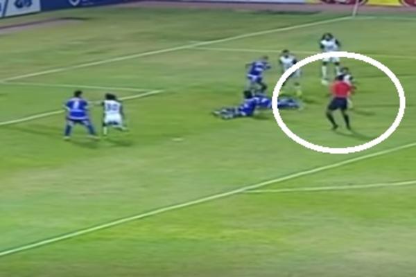 OVO NIKADA NISTE VIDELI! Sudija u Egiptu postigao golčinu i izazvao revolt! (VIDEO)