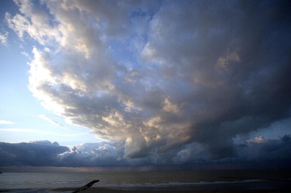 NEKIMA GLAVOBOLJA NE GINE! RHMZ objavio kakvo će vreme biti sutra, U NEDELJU ĆE BITI JOŠ GORE