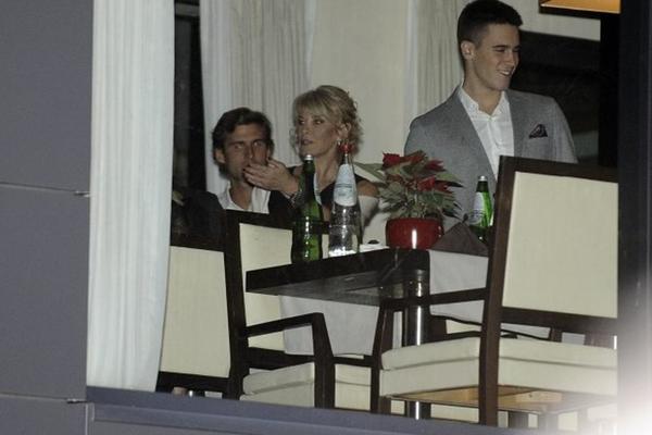 VELIKO SLAVLJE ĐOKOVIĆA Karići, fudbaleri, glumci... Krem poznatih kod Noleta na Dorćolu, svi gledali u cicu njegovog brata!