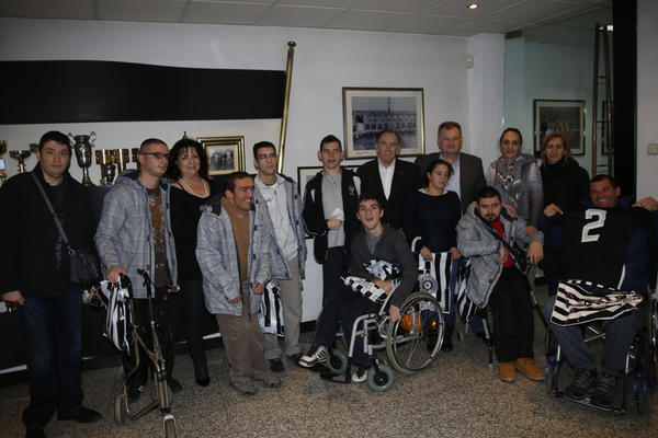 CRNO-BELA HUMANOST: Partizan još jednom pokazao da su neke stvari važnije od fudbalskih pobeda! (FOTO) (VIDEO)