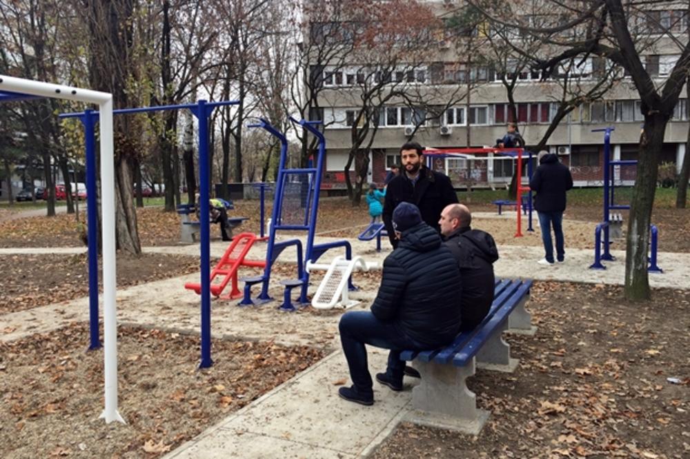 KOMPLETNO OPREMLJENA: Nikla još jedna teretana na otvorenom na Novom Beogradu! (FOTO)