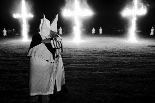 Posle pobede Donalda Trampa raste broj članova Kju Kluks Klana!