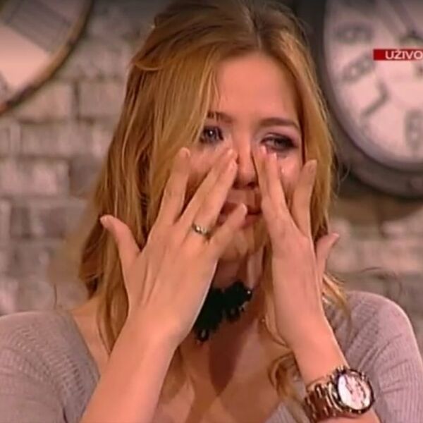 KAO OD MAJKE ROĐENA: Nina Janković odlučila da skine NEPOTREBNO I ZAPALI OBA POLA (FOTO)