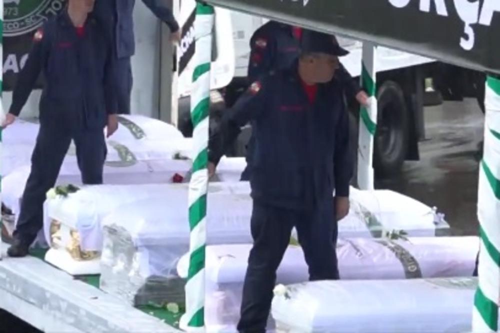 NAJEŽILI SMO SE: Fudbaleri Šapekoensea na veoma dirljiv način ispraćeni u večnost! (VIDEO)