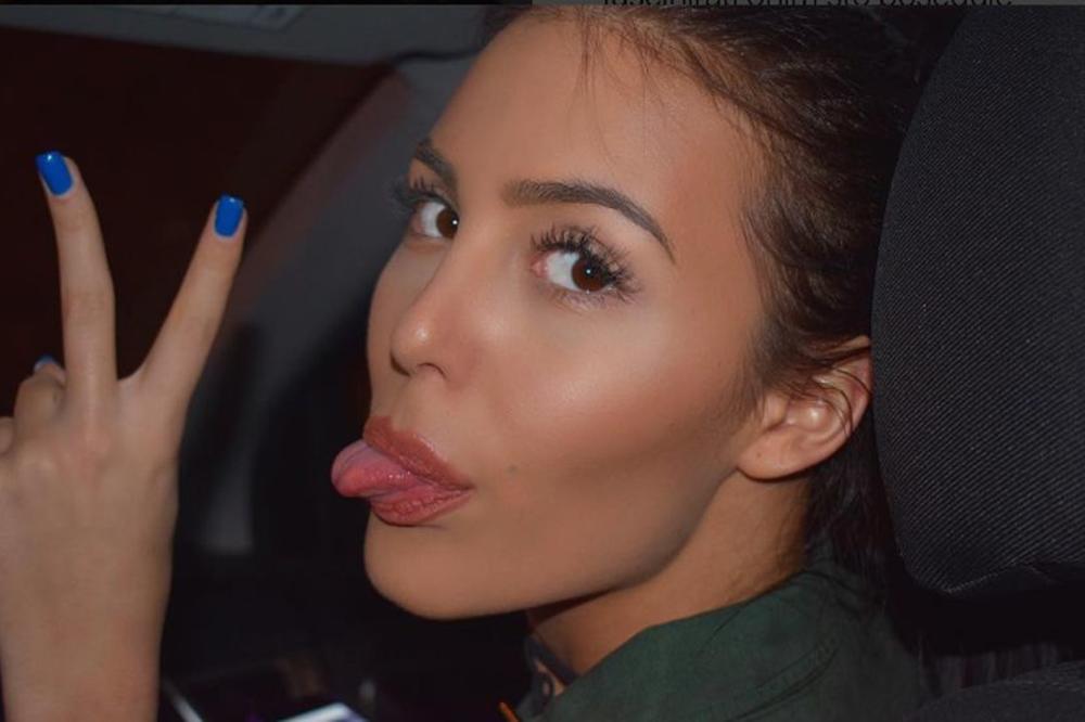 ŠTA JOJ JE TO NA LICU? Anastasija zbunila sve svojim novim NEOBIČNIM IZDANJEM! (FOTO)