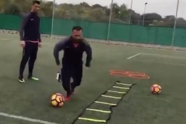 Njemu se i Kristijano Ronaldo divi! Kako i ne bi kad ima NAJBRŽE NOGE na svetu! (VIDEO)