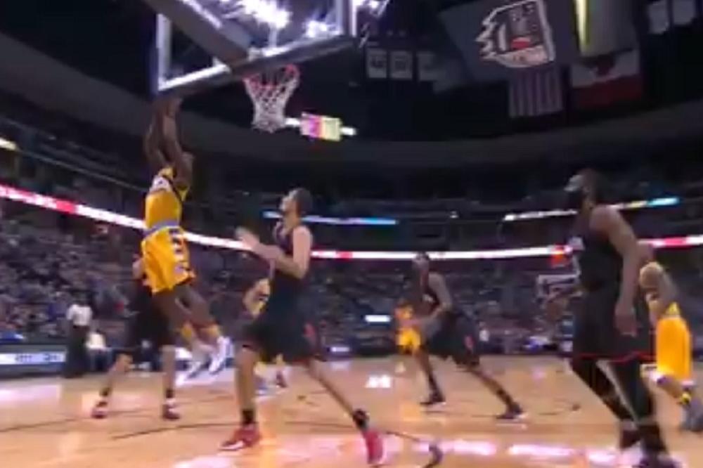 Ne lep, već uporan! Kako je jedan igrač pobedio četvoricu! (VIDEO)