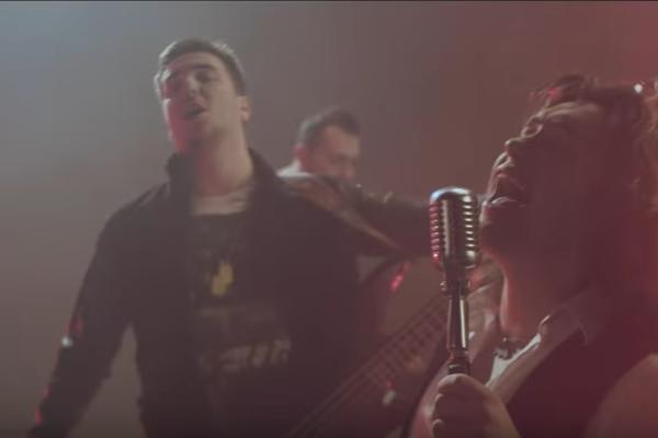 Na ovog PEVAČA će se posle ove pesme sve ribe ložiti: Nova pesma Sinergije puca pravo u srce! (VIDEO)