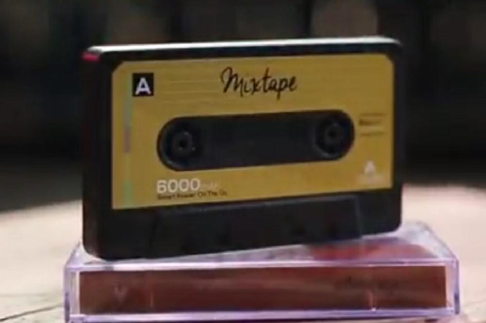 NAJJAČI VIC KOJI STE DO SAD ČULI: Mujo gleda kasetu sa svadbe unazad