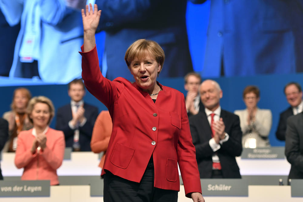 MERKELOVA ĆE BITI KANCELARKA - ČETVRTI PUT! Prve procene rezultata izbora u Nemačkoj kažu da JOJ JE POBEDA ZAGARANTOVANA!