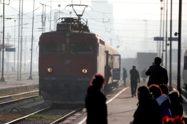 NEMA VIŠE NOĆNOG VOZA BG-BAR: Molim za minut ćutanja u 22:10, za SVE studentske uspomene!
