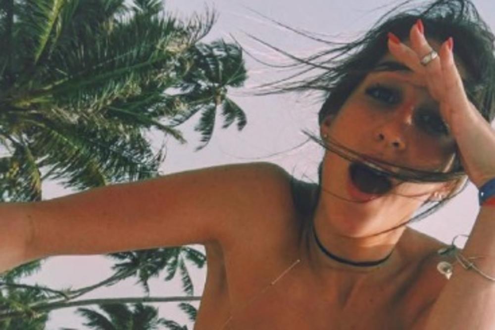 Sevnuli silikoni Jelisavete Orašanin: Preko njih samo parče tkanine, žena je hodajući dinamit! Još ih je i zumirala