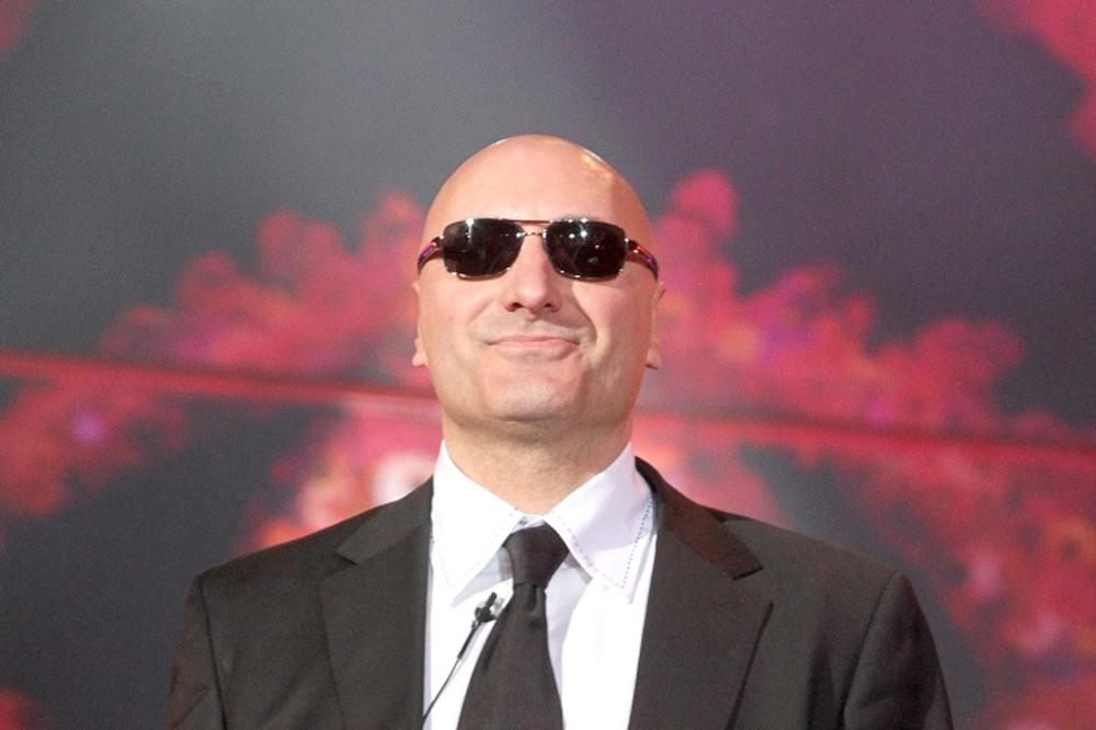 Bio je izbacivač u diskotekama, a hteo je da radi na psihijatriji! Sada je zvezda najveće srpske HIT serije!