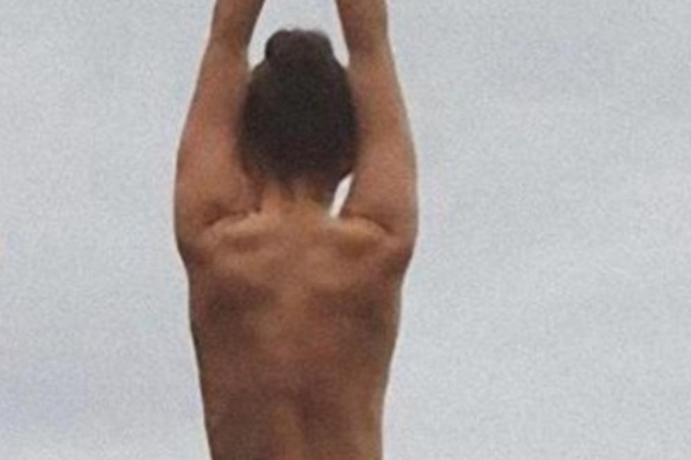 Zvezda Igre prestola ima 19 GODINA, a u centru je SEKS SKANDALA: Isplivale gole fotke od omiljene glumice!  (18+)