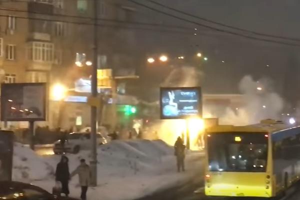 KLANICA JE BILA U KIJEVU: Izbodenih na sve strane u brutalnoj tuči huligana! (VIDEO)