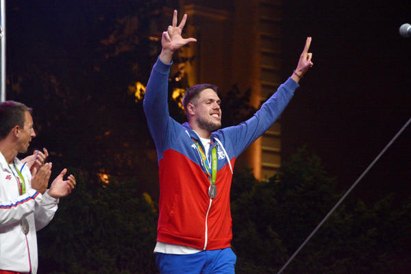 APSOLUTNA LUDNICA u Partizanovoj grupi: Pored Štimca, niko nije mogao da dođe do skoka! (VIDEO)