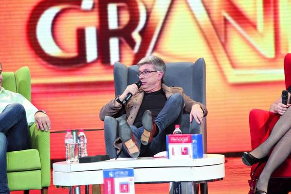 OVO JE ISTINA O ZARADAMA PEVAČA GRANDA: Kakvi su im ugovori i koliko je od svakog bogatiji Saša Popović!