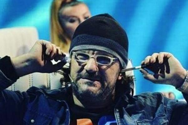 ŠTA JE SUŠTINA U PESMAMA JELENE TOMAŠEVIĆ: Kako Aca Lukas recituje njenu pesmu i OPSUJE za medalju (VIDEO)