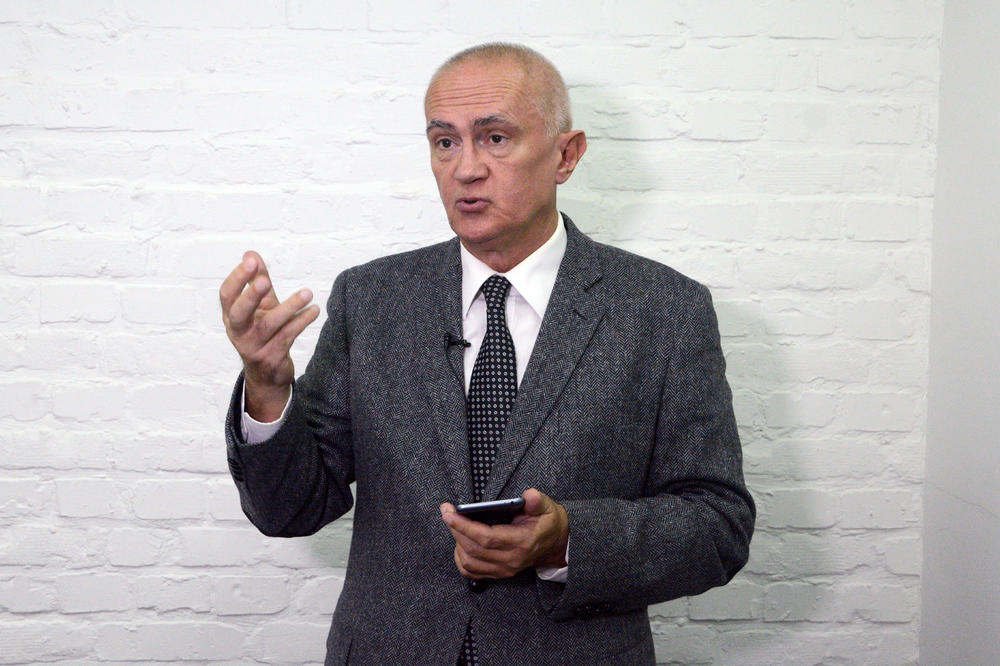 Službe u Srbiji znaju vlasnika svakog pripejd broja: Veliki udar na privatnost, a šta kaže Šabić?