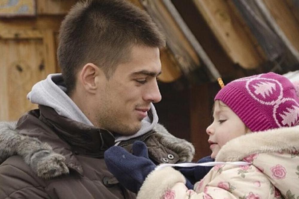 Najemotivnija čestitka koju ćete IKADA pročitati: Evo zašto Vujadin Savić slama SVA ženska srca! Mirka i Adrijana su...