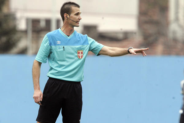 STIGLA KAZNA ZBOG SKANDALOZNOG SUĐENJA: Arbitar sa meča Zvezda - Inđija ide na 'hlađenje'!