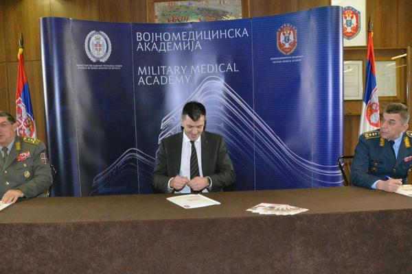 ZA PRIMER! Ministar potpisao donorsku karticu: Odgovorio sam na NAJVAŽNIJI POZIV! (VIDEO)