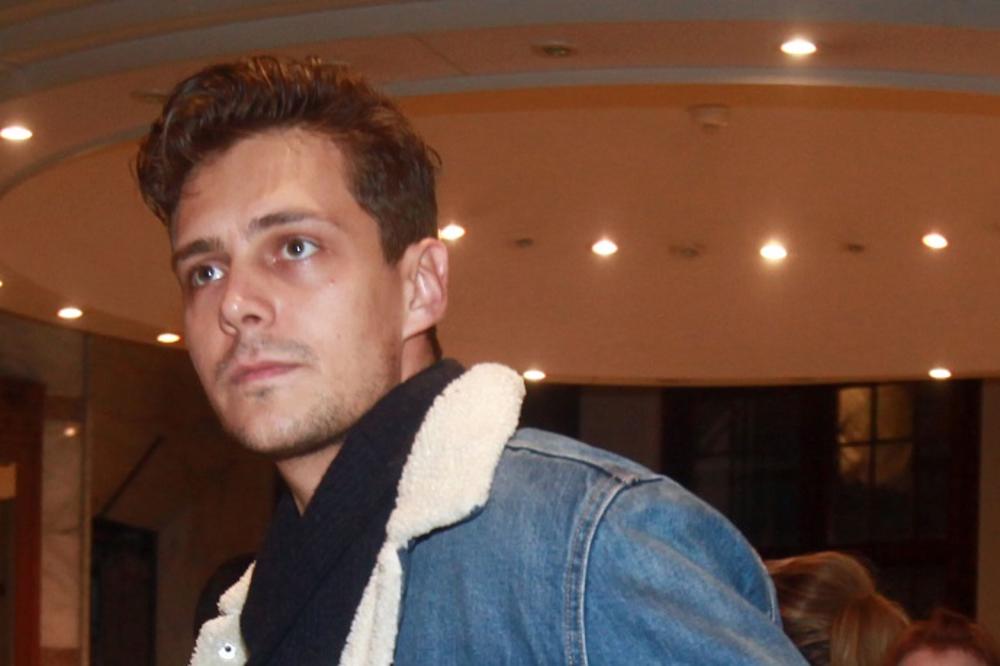 ODLEPIO Miloš Biković poludeo usred predstave! Kad se ovo desilo izgubio je živce i sa bine ODUVAO publiku!