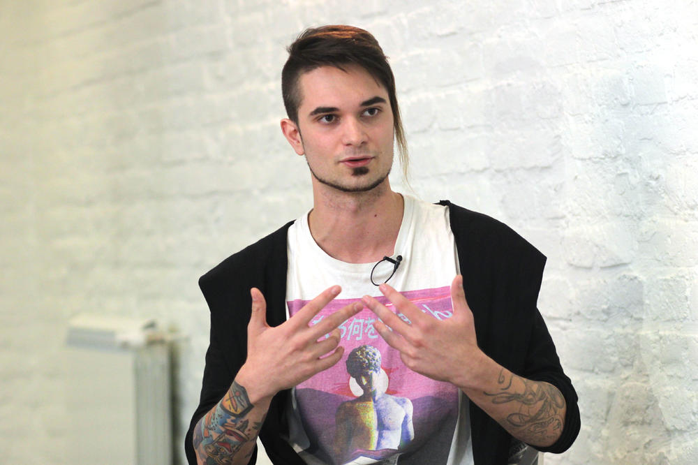 Zvoganj otkrio užasnu istinu o sebi: Evo sa koliko sam godina izgubio nevinost! I nije me bolelo - TEČA je bio nežan! (FOTO)