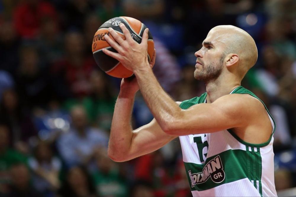 NIK KALATES DOŽIVEO OZBILJNU SAOBRAĆAJNU NESREĆU! Sa njim su bili i žena i deca!