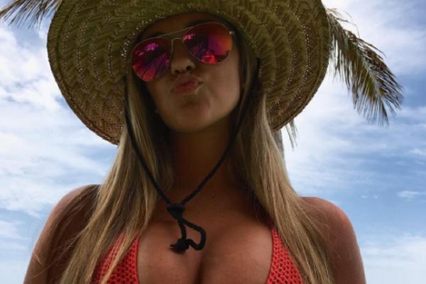 NE VOLITE ODBOJKU? Posle pogleda u poprsje ove odbojkašice, zavolećete je istog trenutka! (VIDEO) (FOTO)