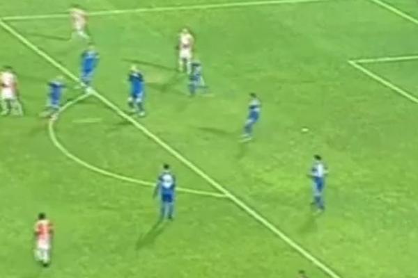 Delije još nisu ni stigle na tekmu, a osporavani momak je postigao EVROGOL! (VIDEO)