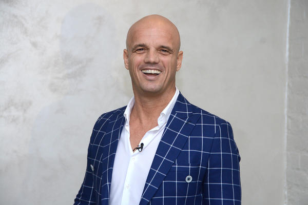 Boban Rajović za Novu godinu peva za cifru o kojoj Ceca i JK mogu samo da sanjaju! (FOTO)