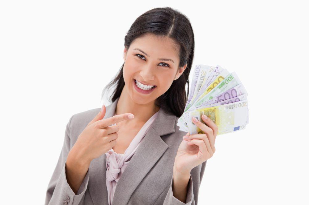 BLAGO NJIMA: OVO su 3 horoskopska znaka kojima APRIL donosi VELIKI NOVAC!