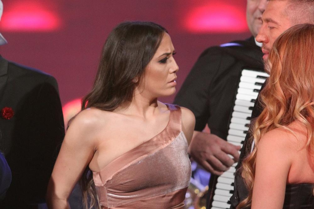 Nije da kleču, ali... SKANDAL ĆERANIĆKE NA TV PINK Evo kako je naduvala novinare zbog Nemanje Stevanovića!