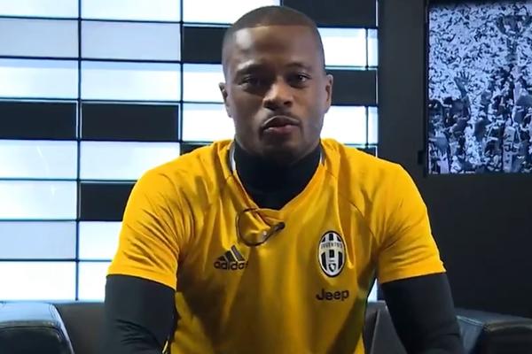 Kad ti je saigrač mrgud: Patris Evra savršeno skinuo Hrvata i nasmejao sve! (VIDEO)