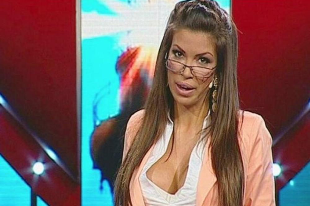 Posle novinarki, na red došle voditeljke! Došlo do serije napada na poznate: Sad na udaru Olja Crnogorac! (FOTO)